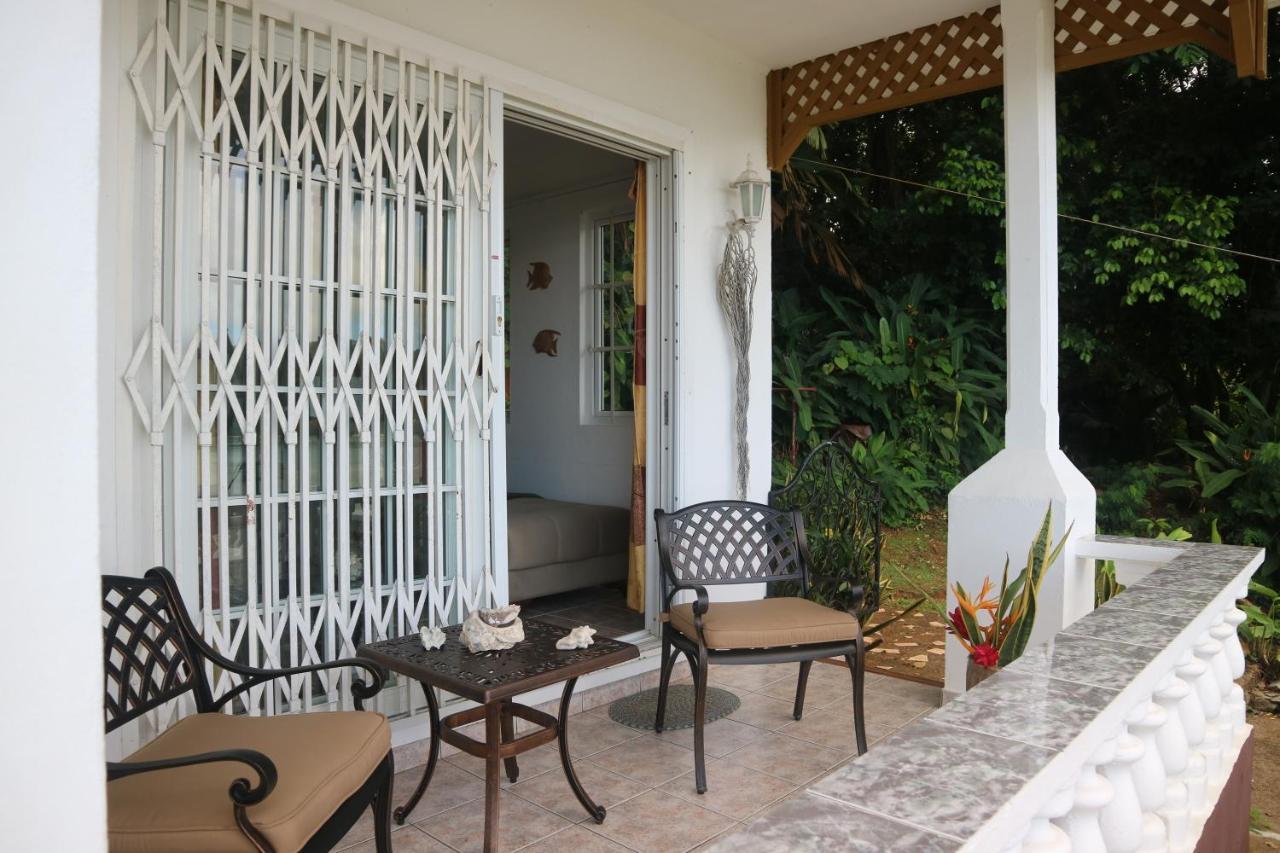 Seychelles Yellow Petals Anse Boileau Exterior photo