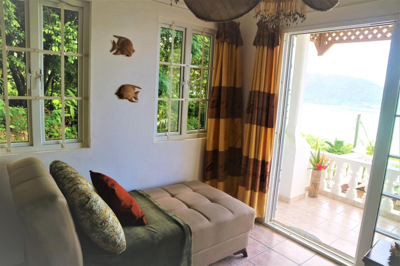 Seychelles Yellow Petals Anse Boileau Exterior photo