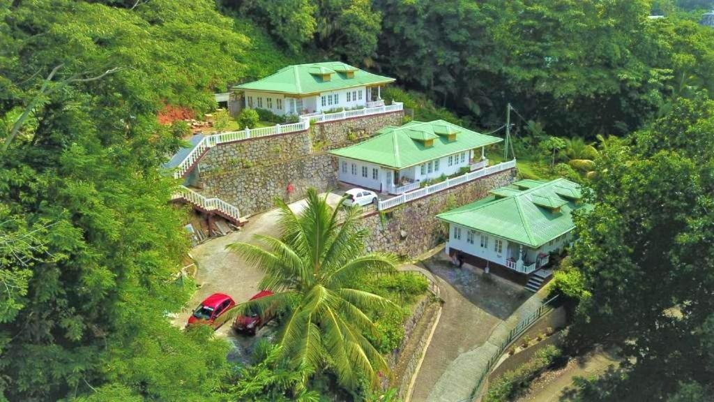 Seychelles Yellow Petals Anse Boileau Exterior photo