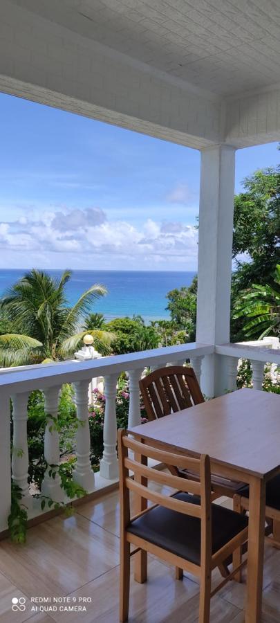 Seychelles Yellow Petals Anse Boileau Exterior photo